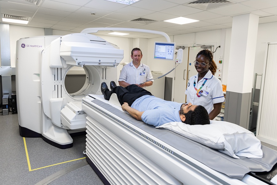 New gamma camera installed to strengthen the future of nuclear medicine at UHL
